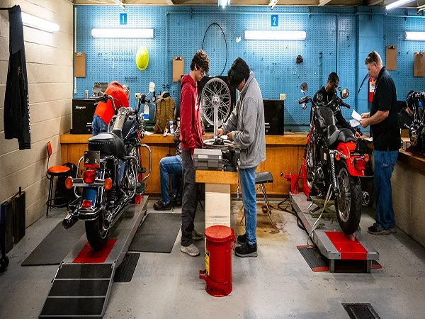 مخاطبان دوره آموزش تعمیر موتور سیکلت